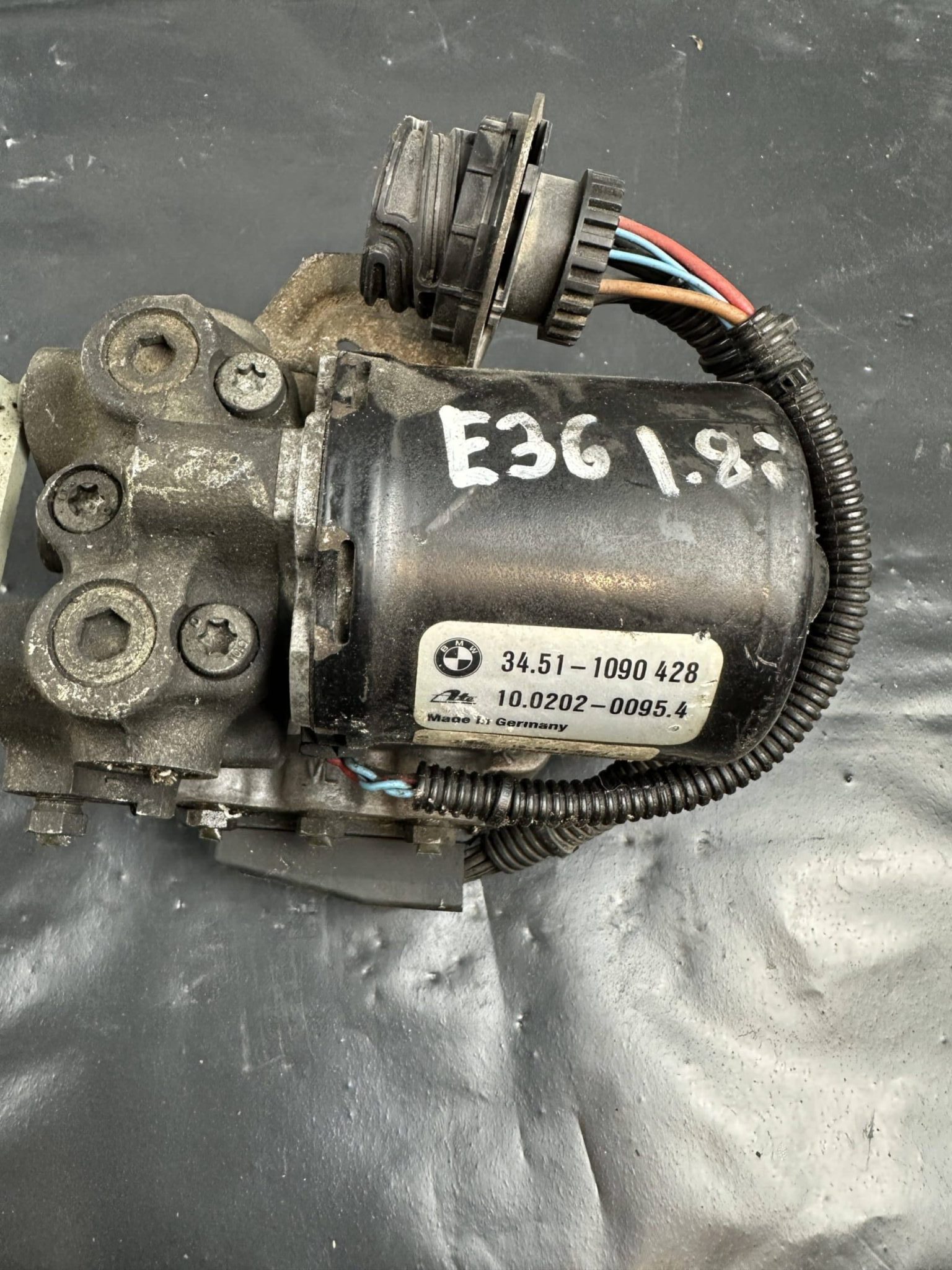 ABS-Steuergerät mit Pumpe 1090428 BMW E36