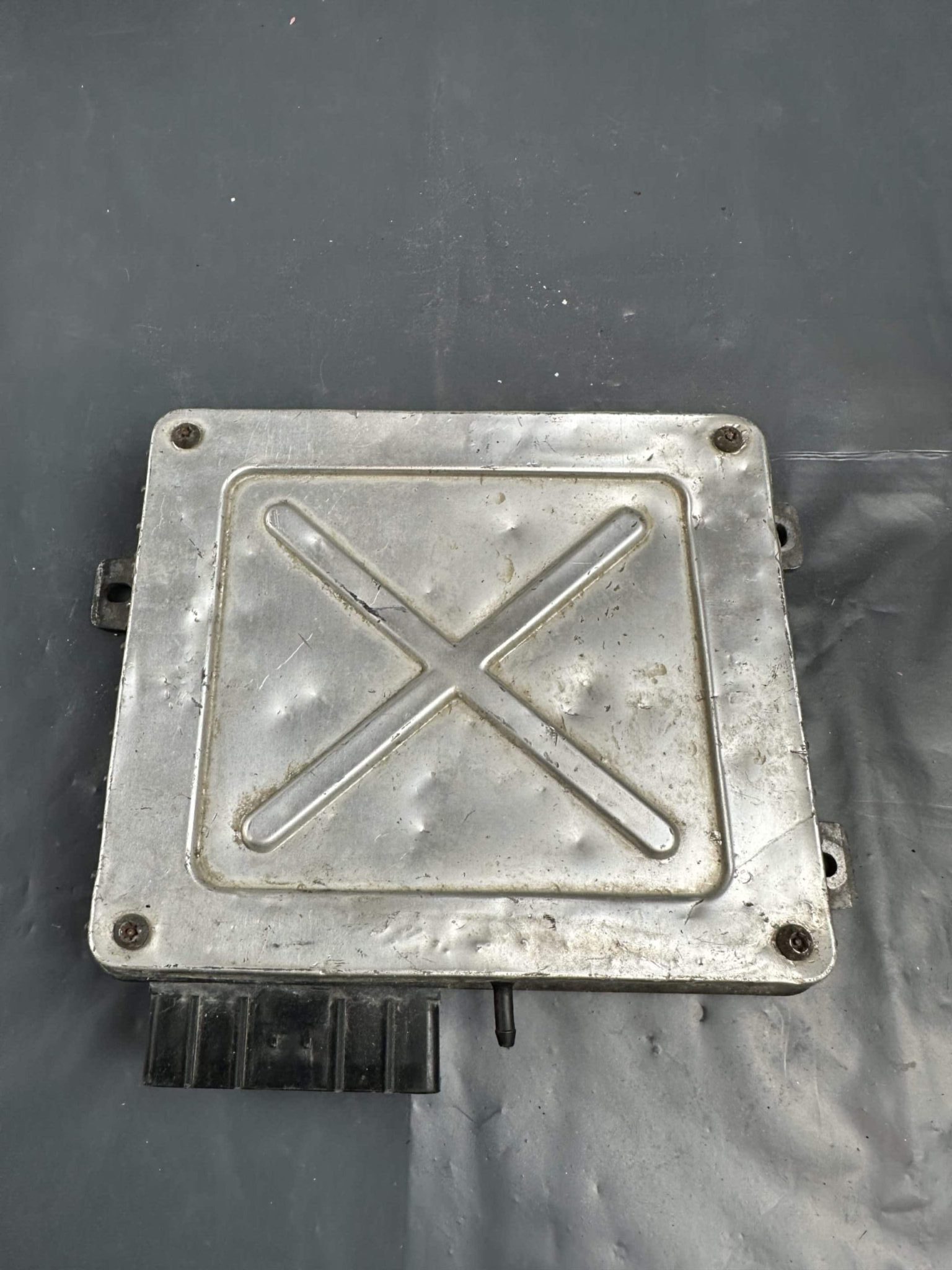 Engine ECU Control Module MKC104020
