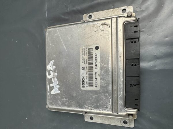 Engine ECU Control Module 0281010022 Alfa Romeo