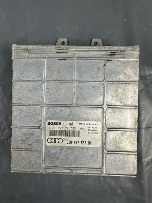 8D0907557BX Audi A4 B5 ECU silnika