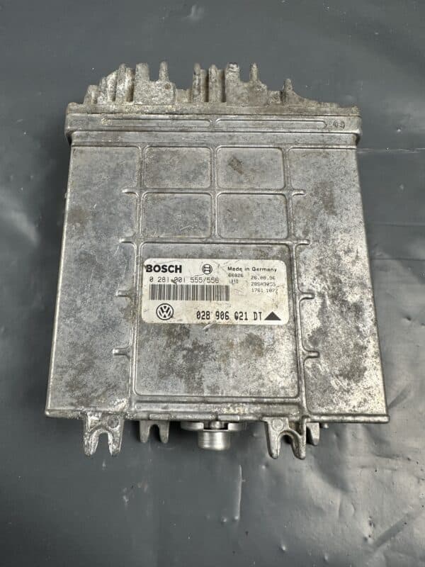 028906021DT VW VOLKSWAGEN Passat B5 Engine ECU