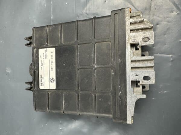 037906025B VW VOLKSWAGEN Engine ECU