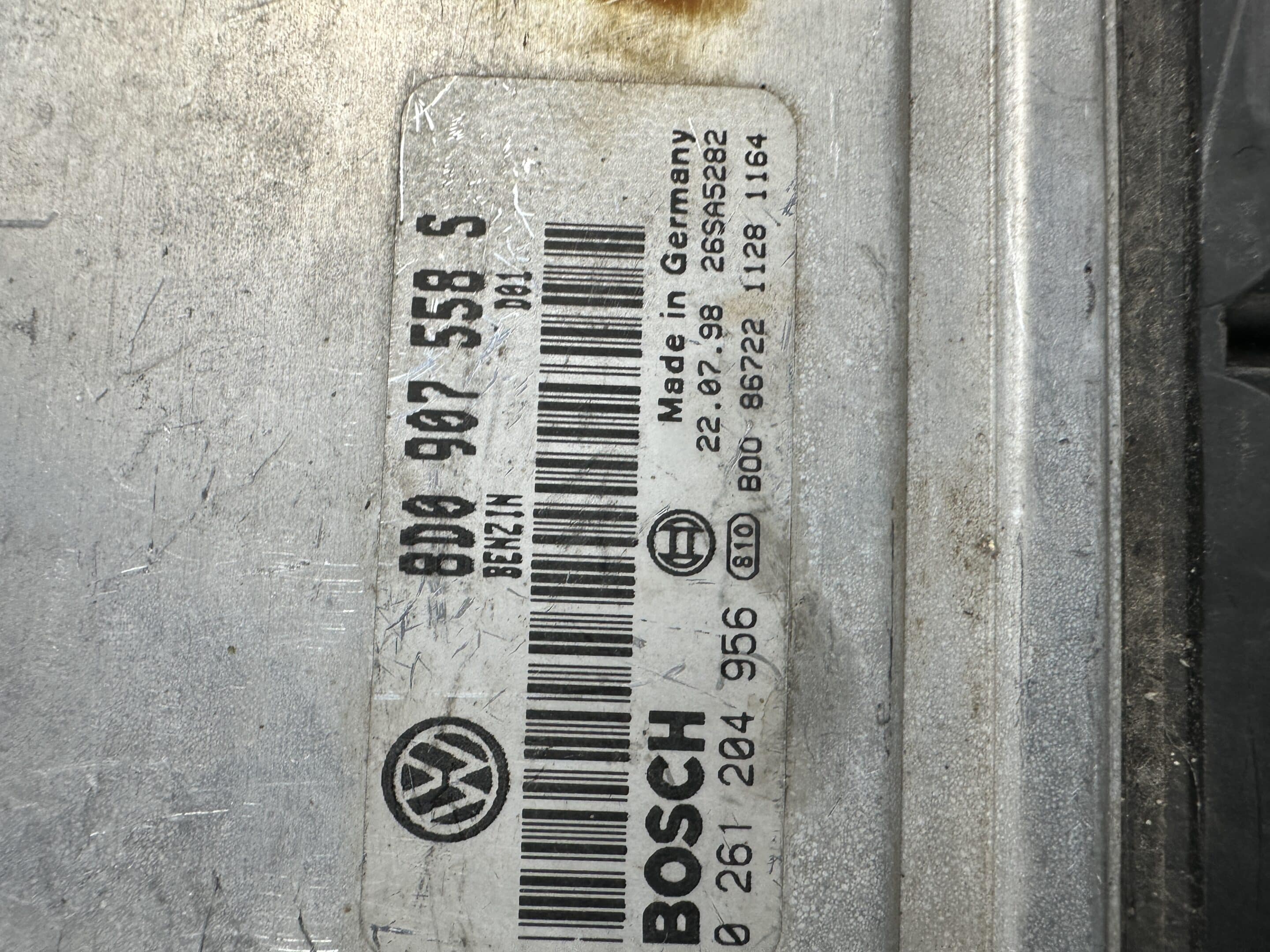 8D0907558S VW VOLKSWAGEN Engine ECU