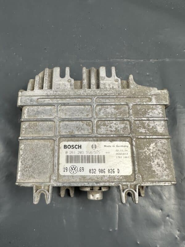 032906026D VW VOLKSWAGEN Engine ECU