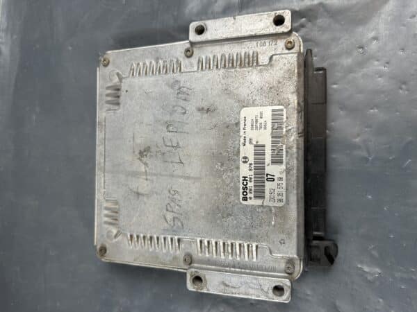 0281001976 Citroen, Peugeot Engine ECU