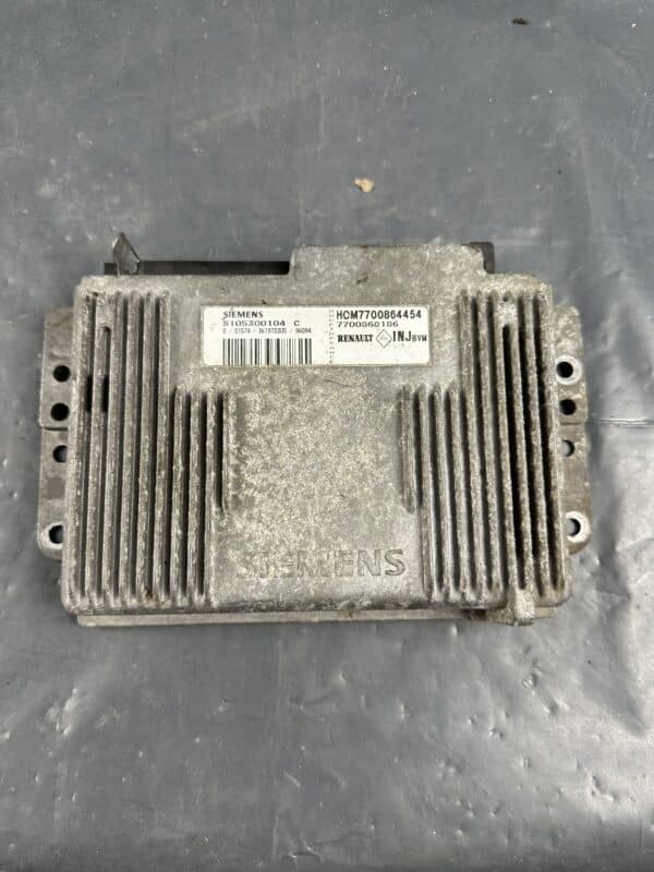 S105300104 C Renault Megane Engine ECU