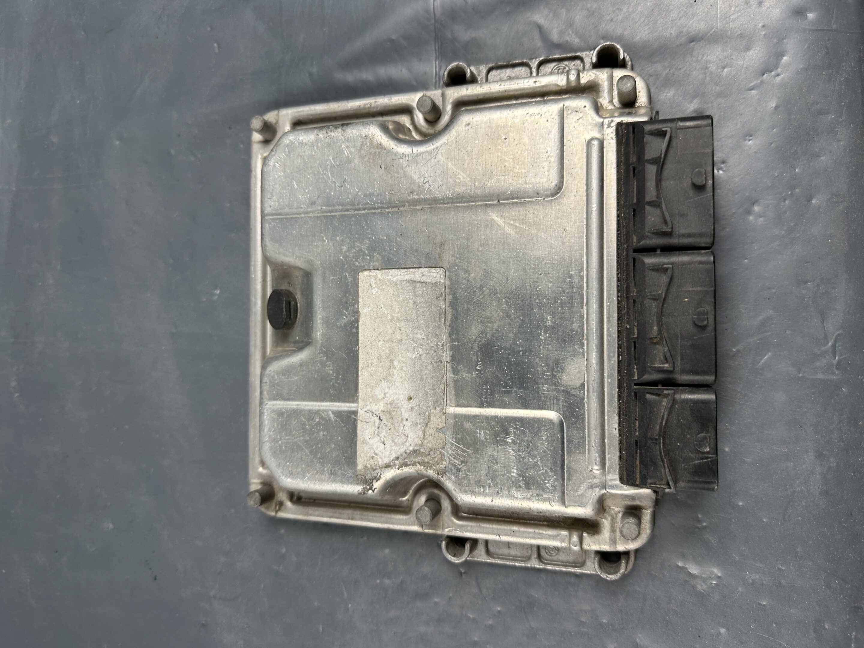 0281010102 Citroen Peugeot Engine ECU