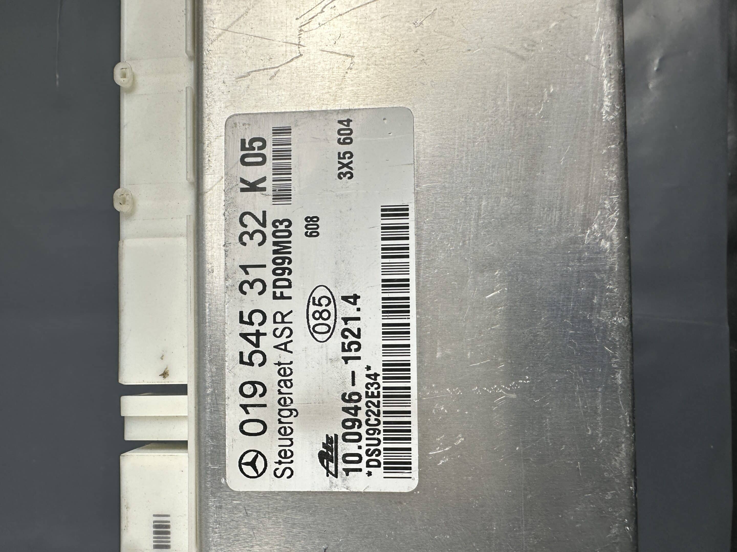 0195453132 Mercedes-Benz W202 ASR ABS ECU Control Module FD99M03