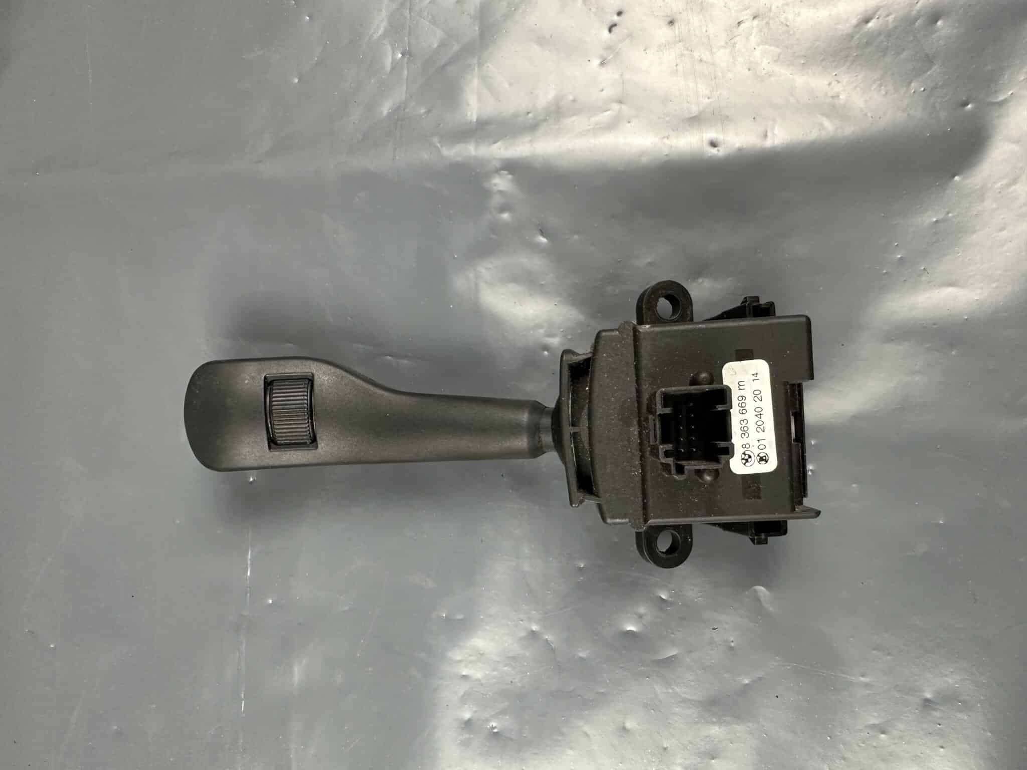 8363669M BMW X3 E83 Steering Column Switch