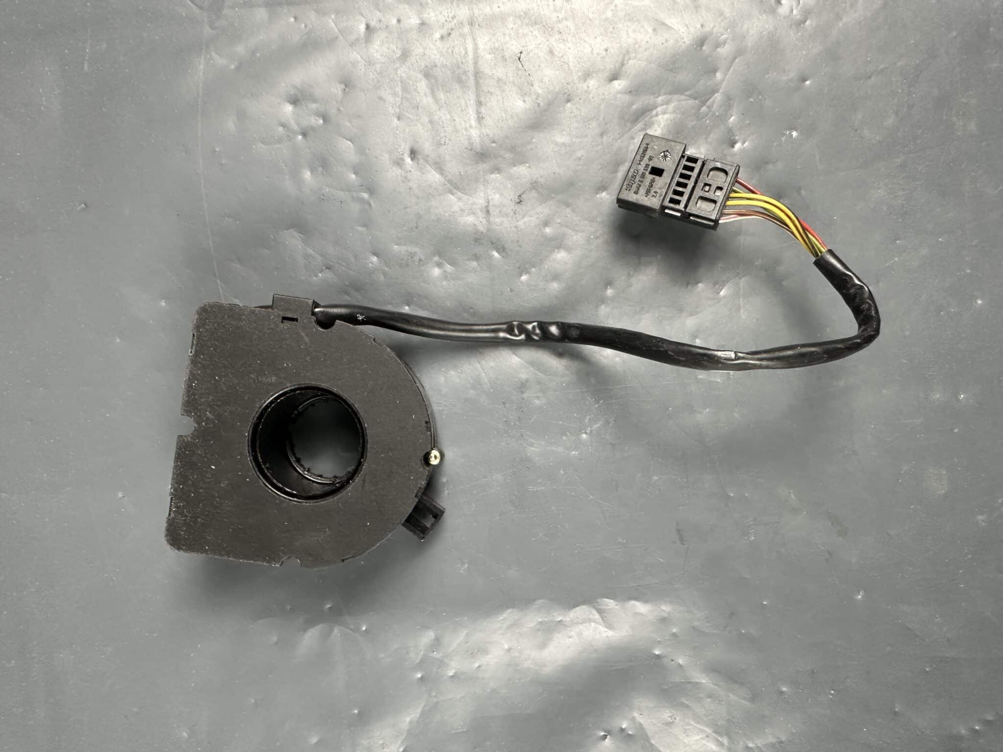 6760232 BMW E39 E46 E53 Steering Angle Sensor