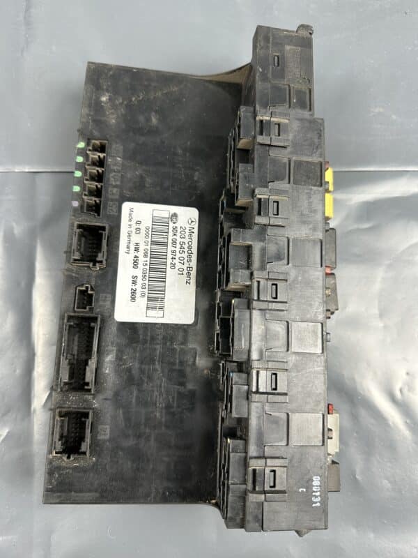 2035450701 Mercedes-Benz W203 SAM Control Module 5DK007974-20