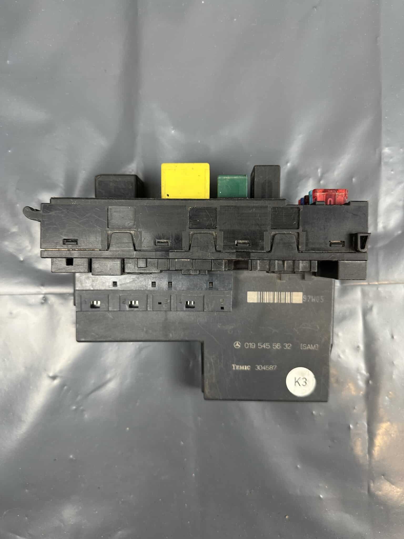 0195455632 Mercedes-Benz W202 W210 SAM Control Module 0025451901