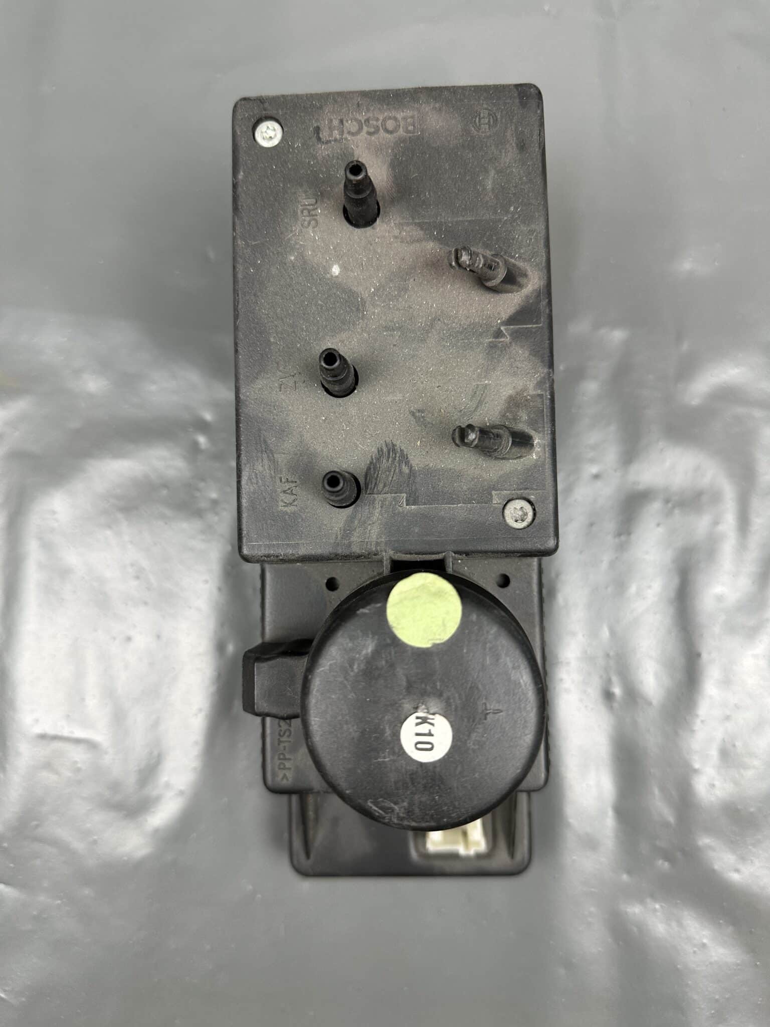 2108000148 Mercedes-Benz W202 W208 W210 0132006339 Central Lock Pump