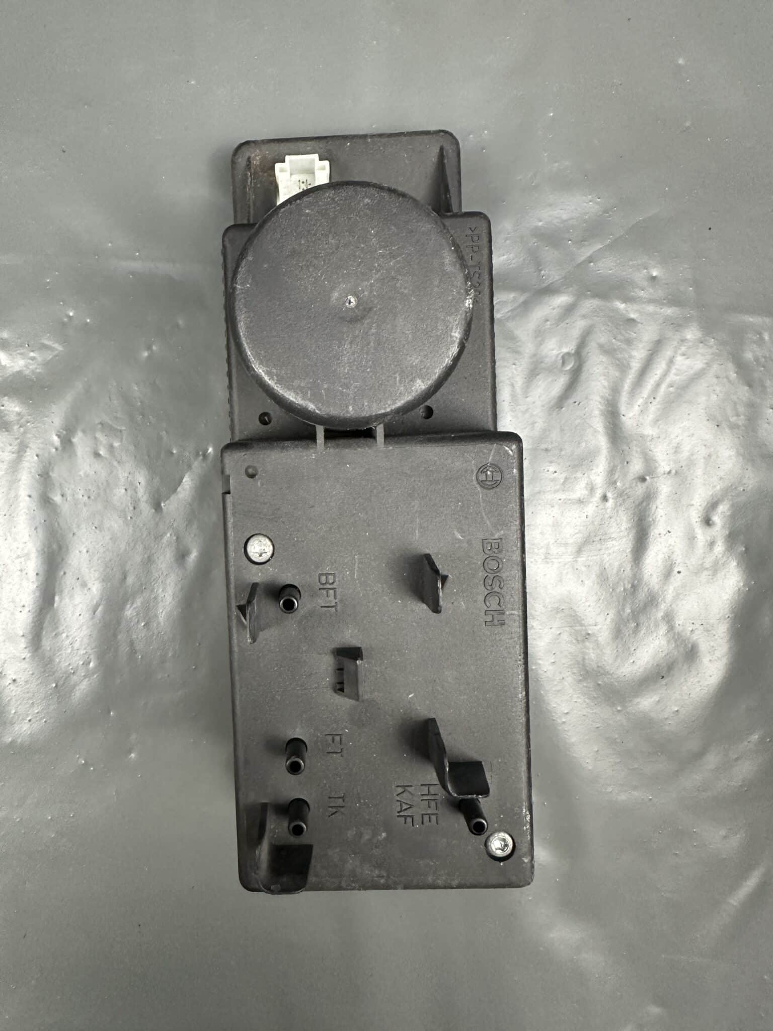 2108002548 Mercedes-Benz W202 W208 W210 Central Lock Pump 0132006364