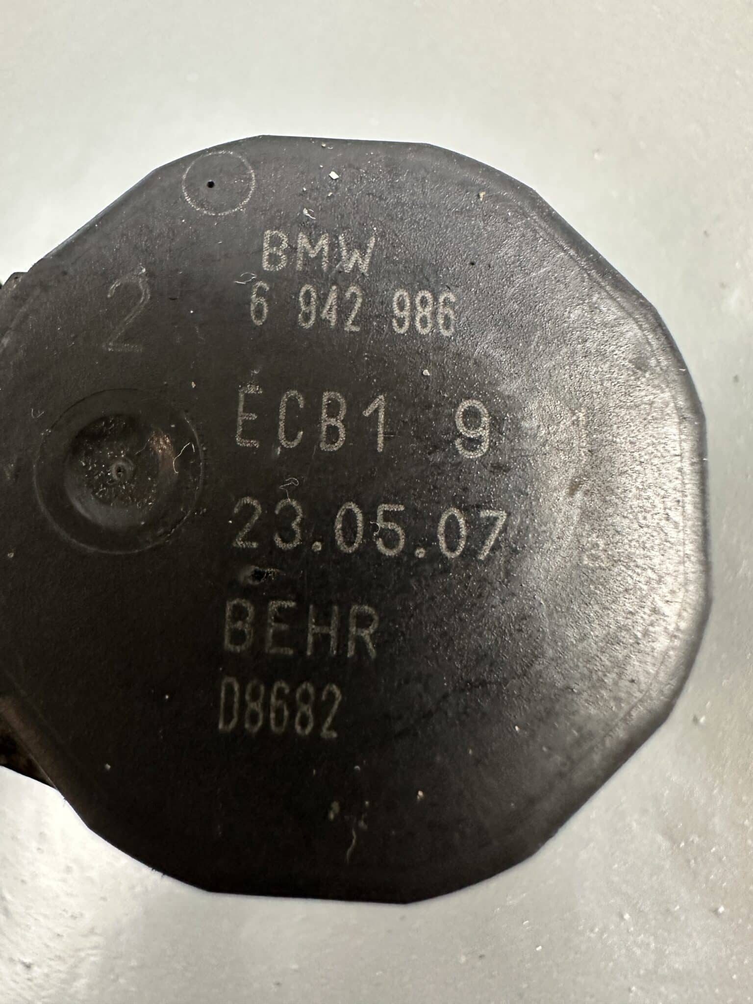 6942986 BMW HVAC Flap Actuator Air Distribution Motor