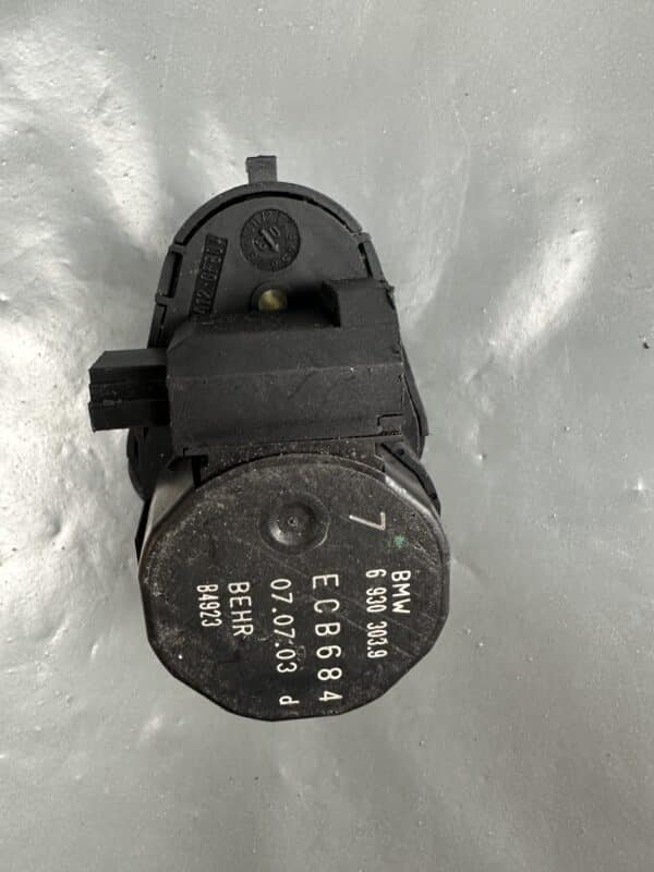 6930303.9 BMW HVAC Flap Actuator Air Distribution Motor