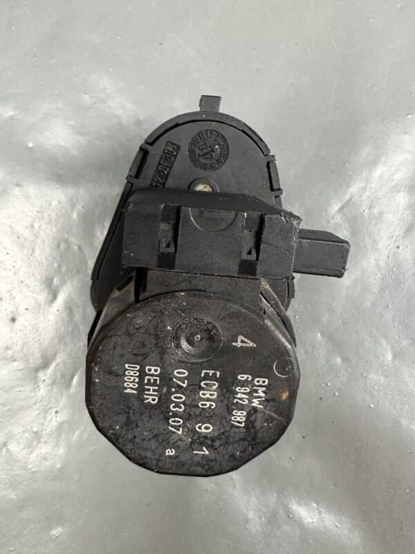 6942987 BMW HVAC Flap Actuator Air Distribution Motor