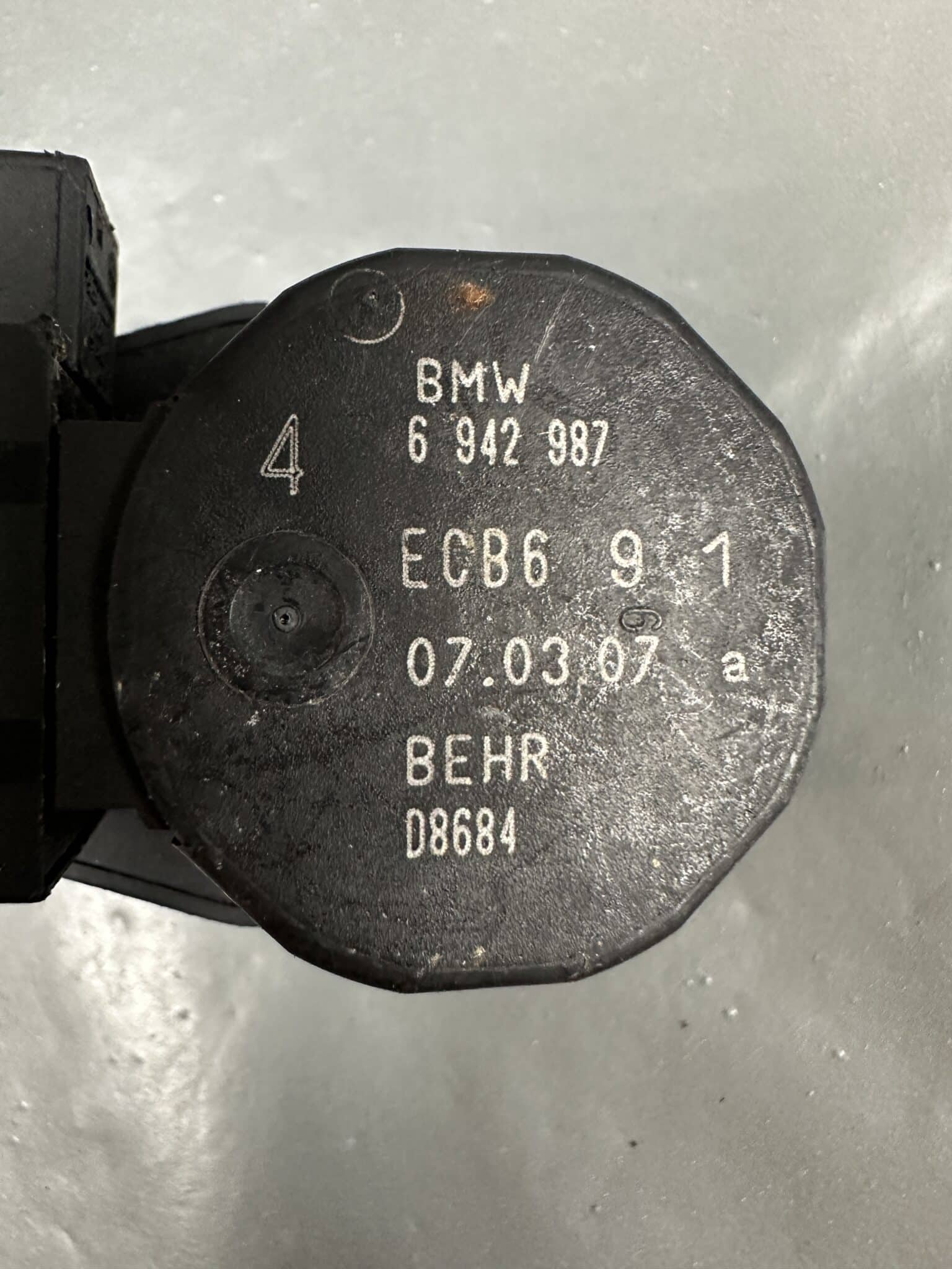 6942987 BMW HVAC Flap Actuator Air Distribution Motor