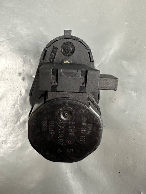 6942992 BMW HVAC Flap Actuator Air Distribution Motor