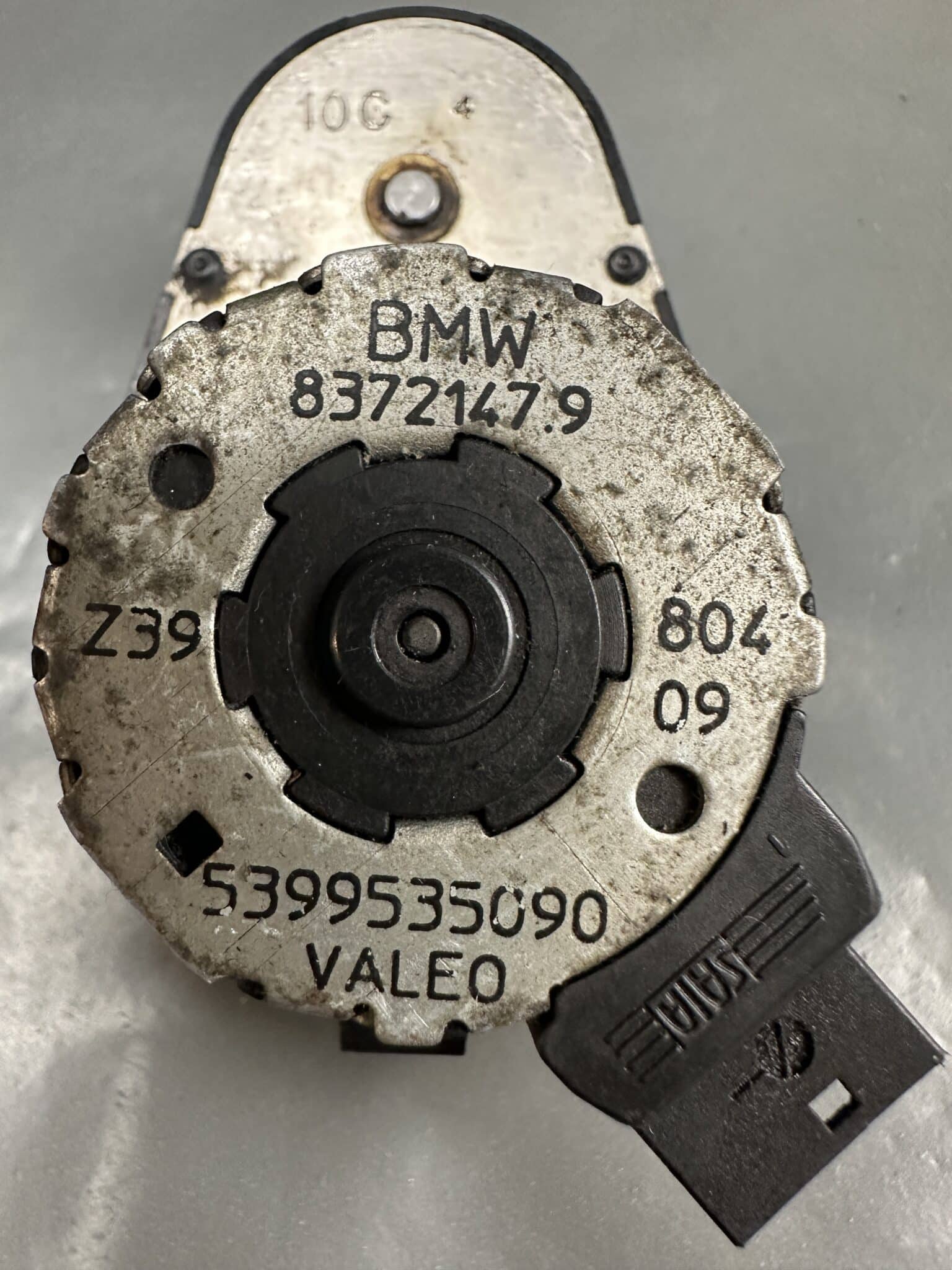 8372147.9 BMW E39 HVAC Flap Actuator Air Distribution Motor