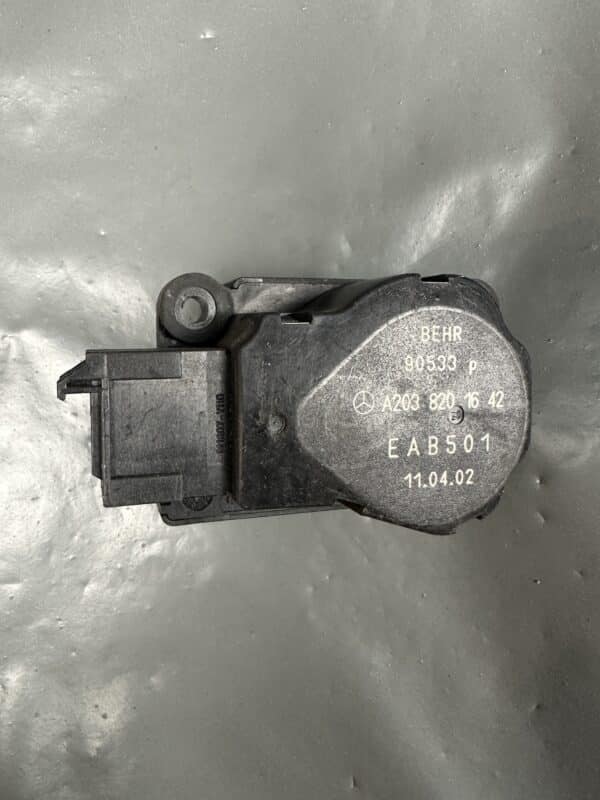 A2038201642 Mercedes-Benz W203 W209 W211 W219 R171 R230 HVAC Flap Actuator Air Distribution Motor