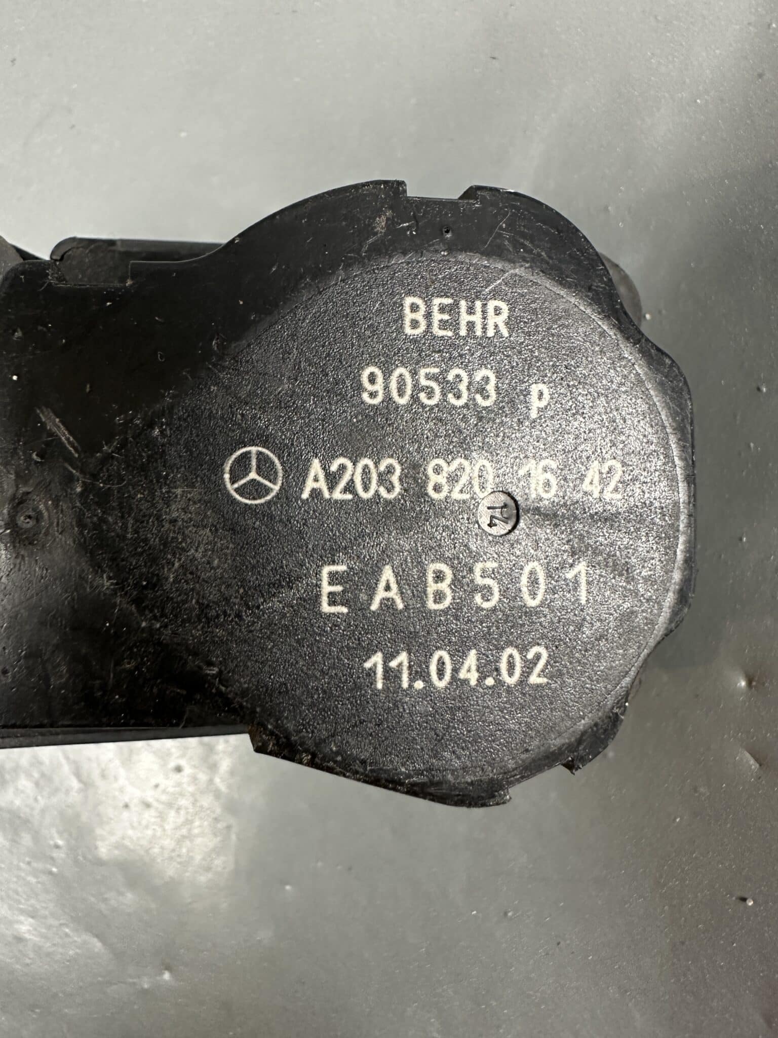 A2038201642 Mercedes-Benz W203 W209 W211 W219 R171 R230 HVAC Flap Actuator Air Distribution Motor