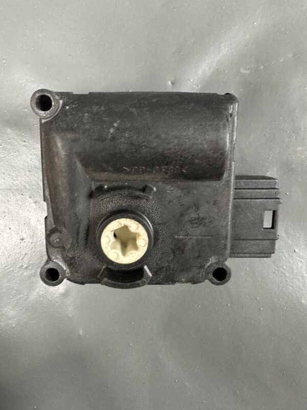 0132801323 / 4E0820511 Audi A8 D3 HVAC Flap Actuator Air Distribution Motor