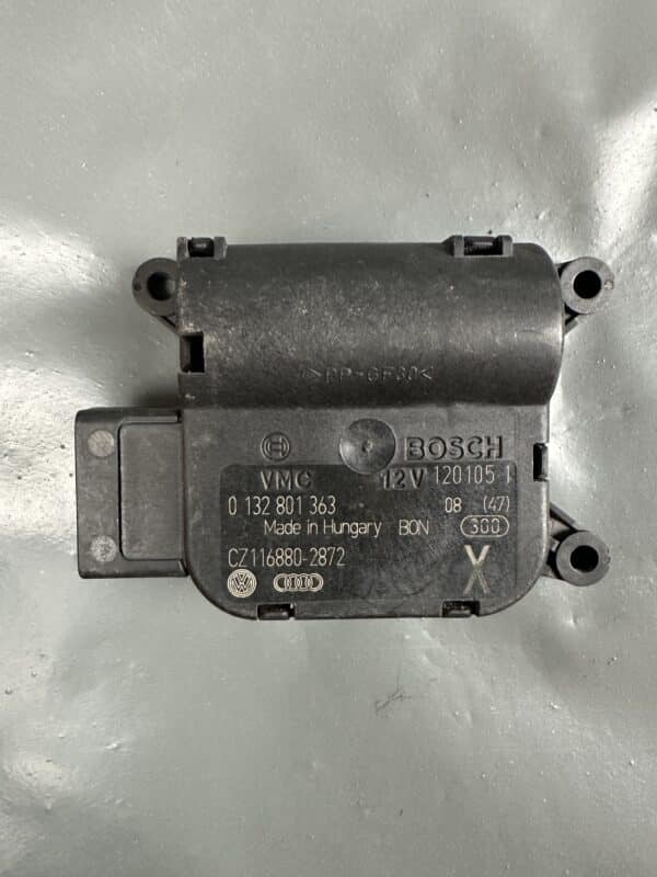 0132801363 / CZ116880-2872 Volkswagen HVAC Flap Actuator Air Distribution Motor