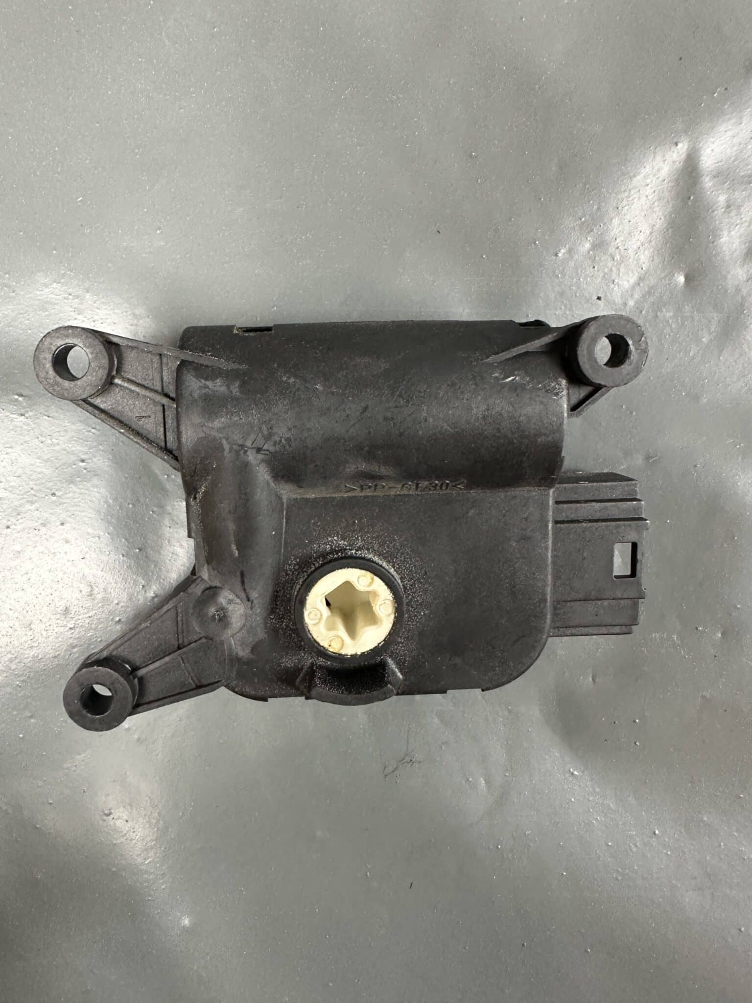 3C0907511.B / CZ116880-2900 Volkswagen HVAC Flap Actuator Air Distribution Motor