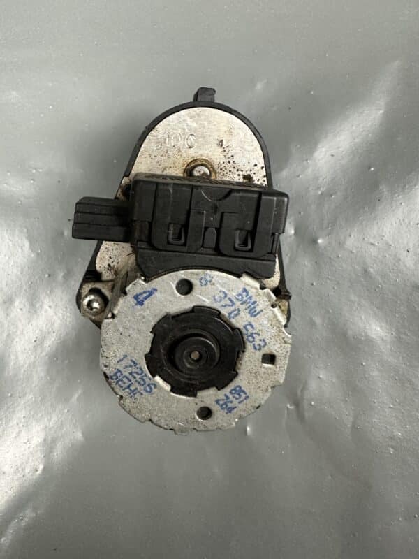 8370563 BMW E46 HVAC Flap Actuator Air Distribution Motor