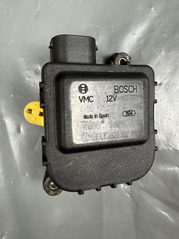 0132801214 / 8D2820511C Audi A4 B5 A3 8L VW Golf IV Bora HVAC Flap Actuator Air Distribution Motor