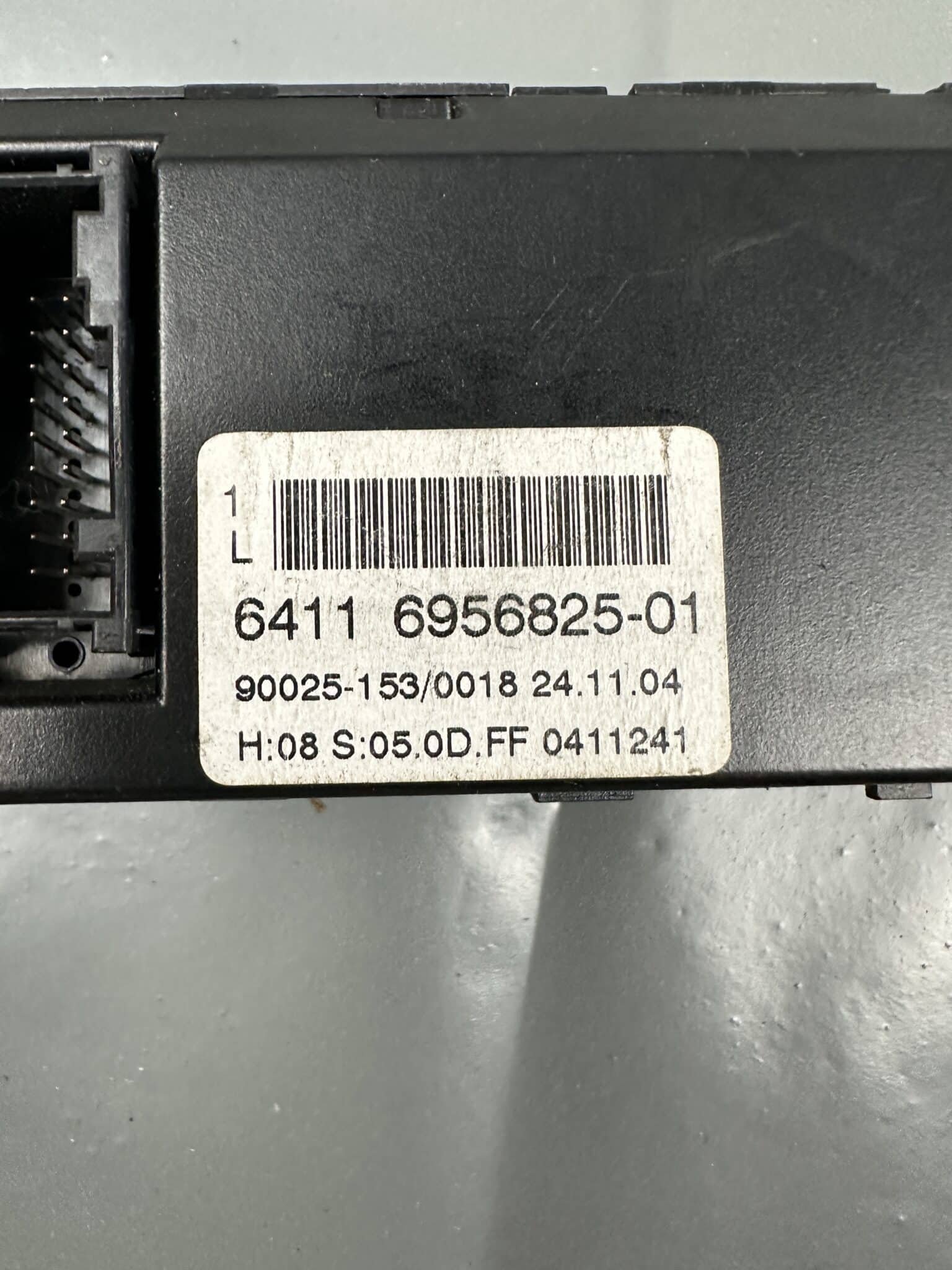 64116956825-01 / 6956825 BMW E60 E61 Climate Control Panel