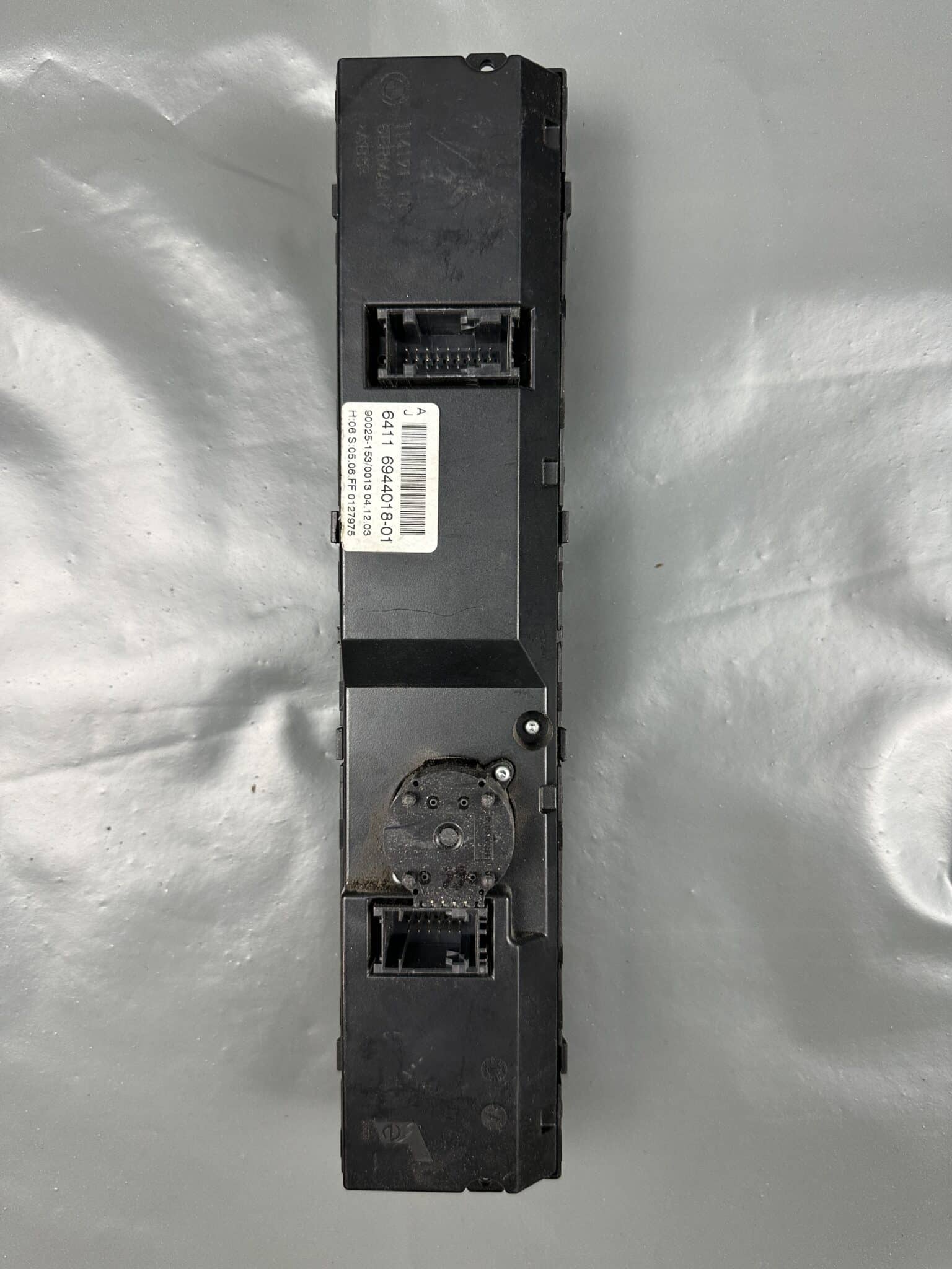 64116944018-01 / 6944018 BMW E60 E61 Climate Control Panel