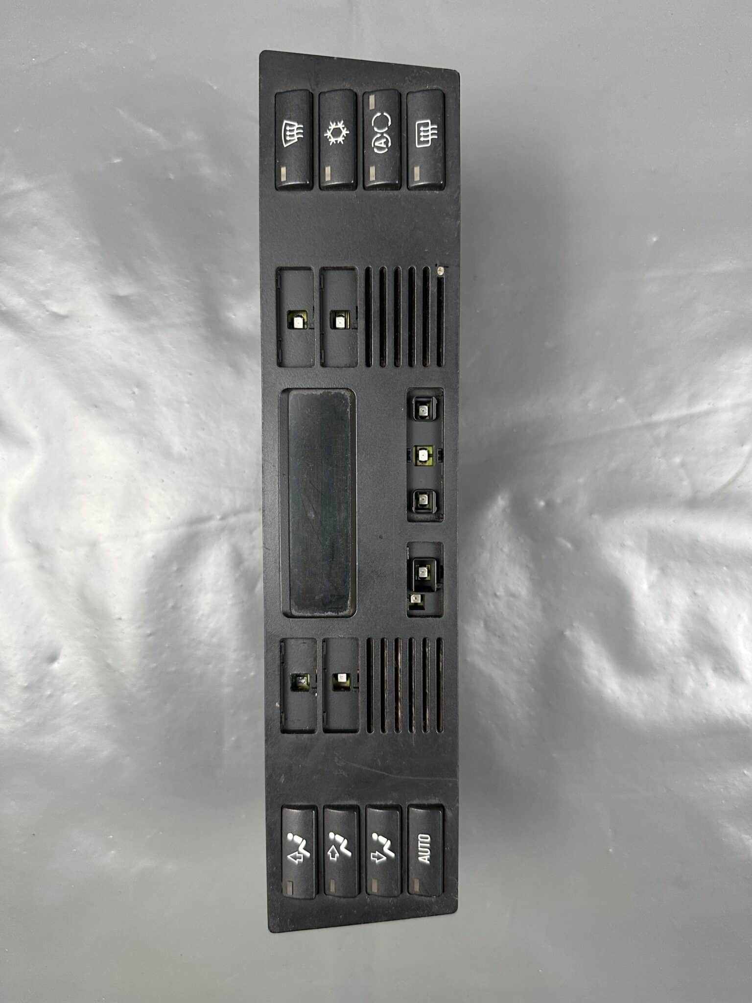 64118375453 / 8375453 BMW E39 Climate Control Panel
