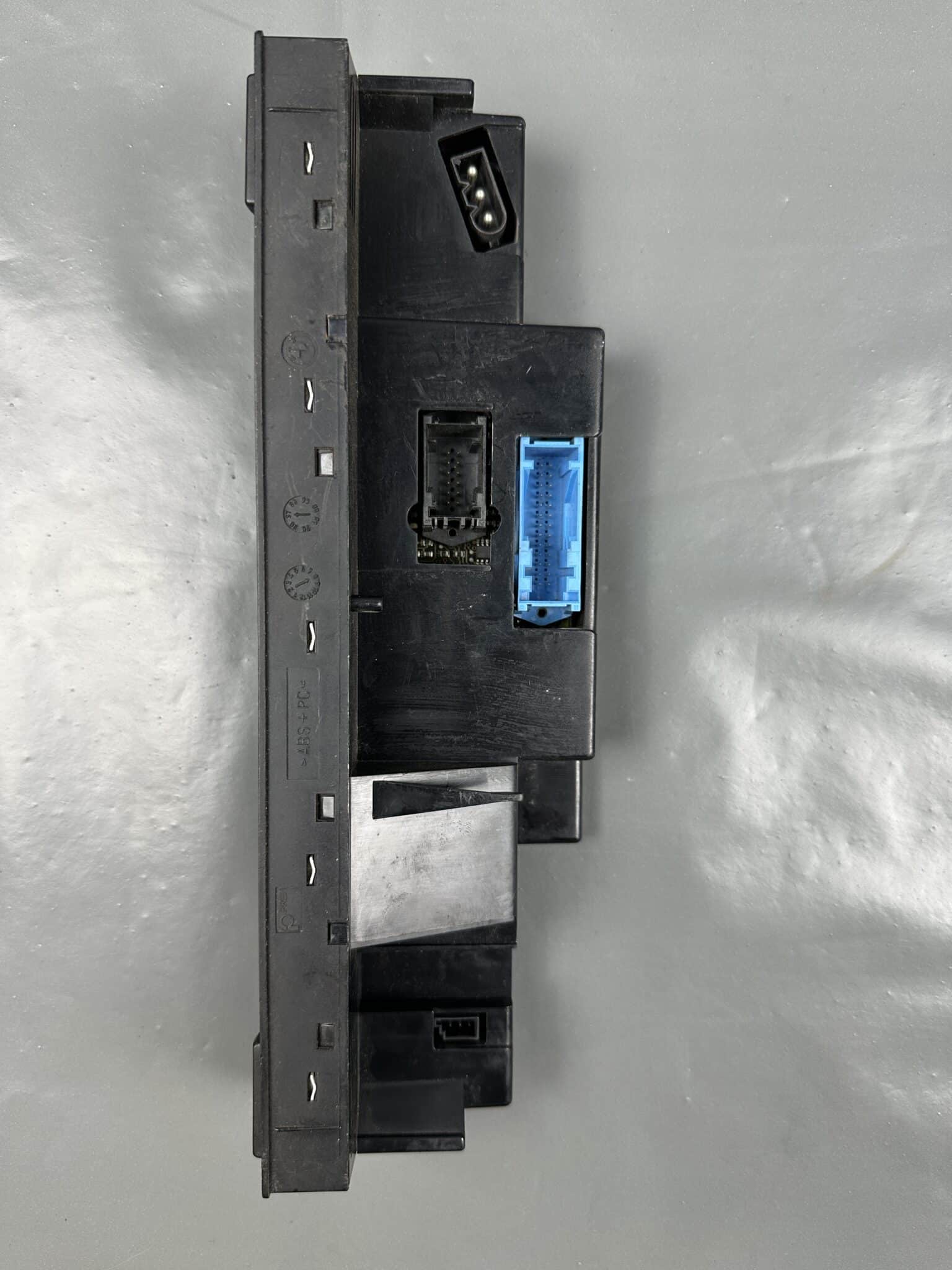 64118375453 / 8375453 BMW E39 Climate Control Panel