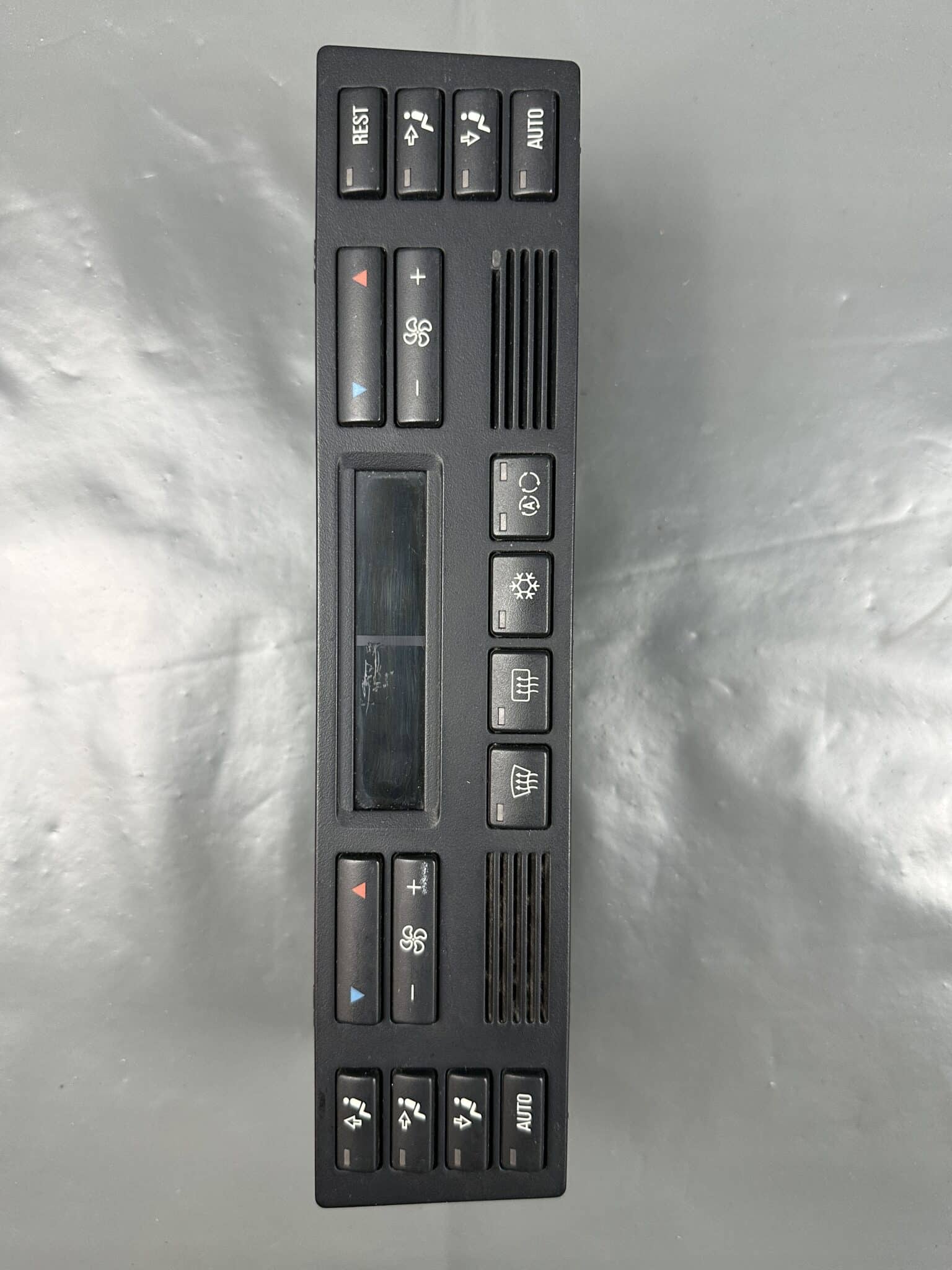 64118377541 / 8377541 BMW E38 Climate Control Panel