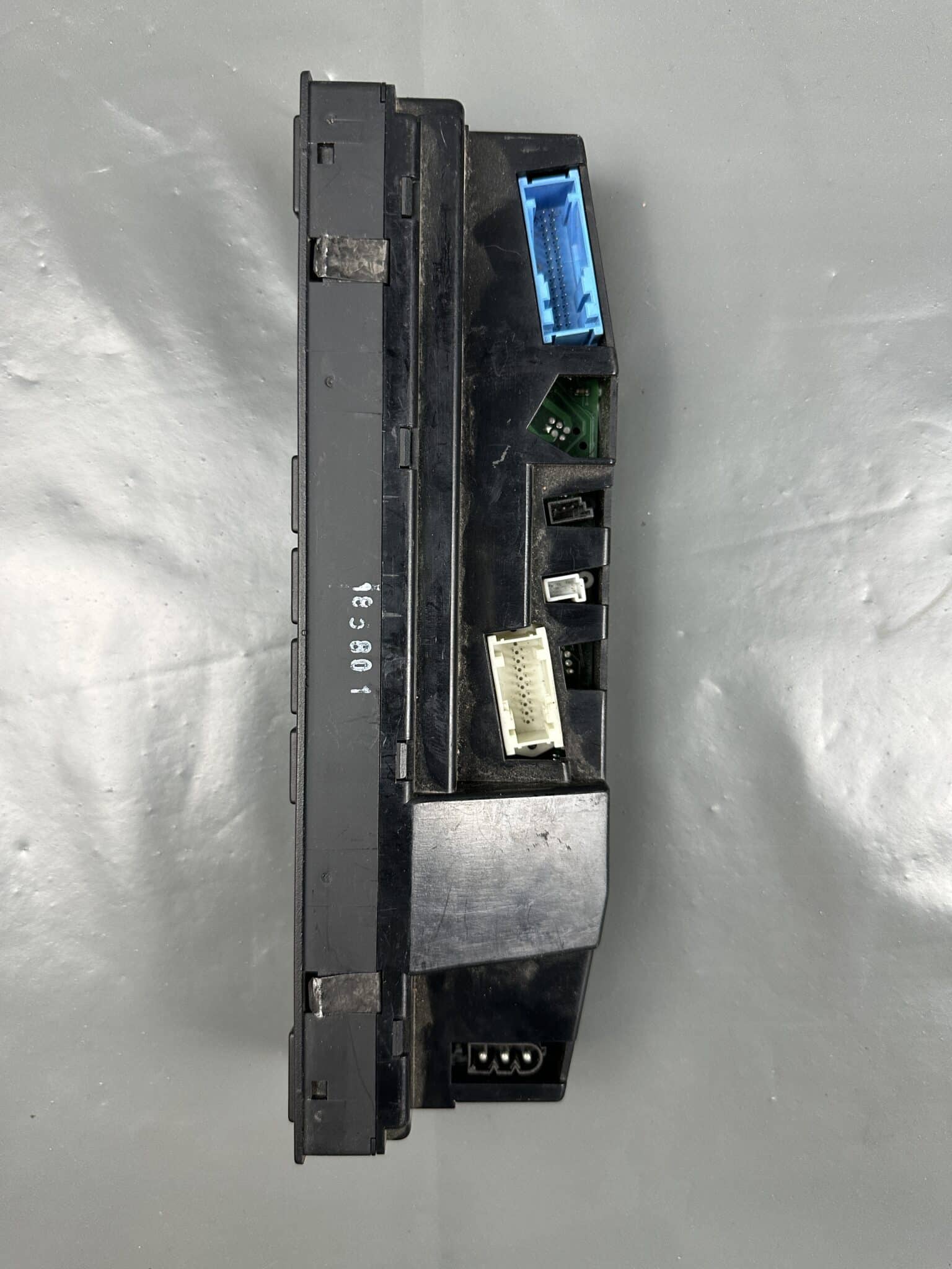 64118377541 / 8377541 BMW E38 Climate Control Panel