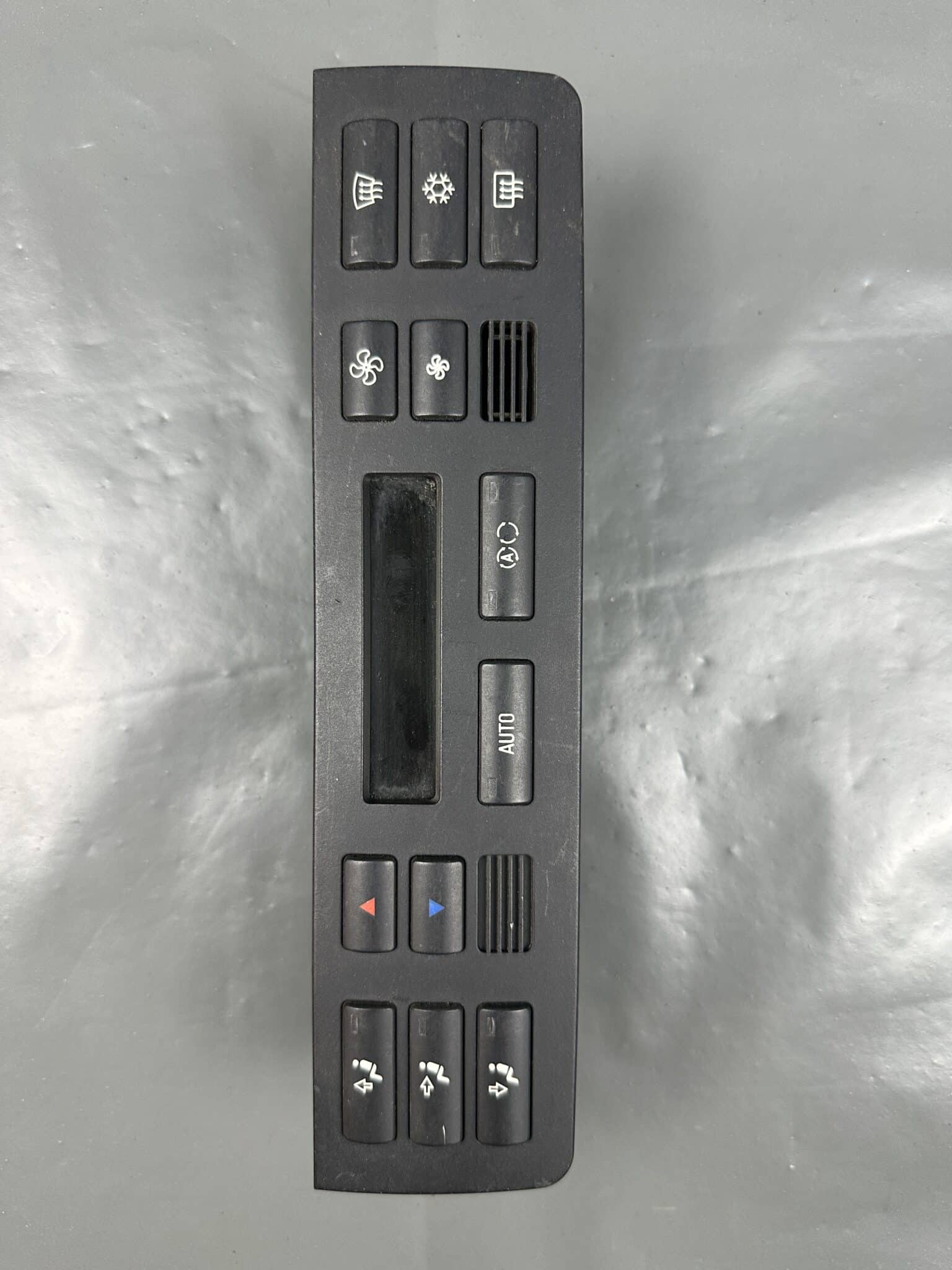 64118382446 / 8382446 BMW E46 Climate Control Panel