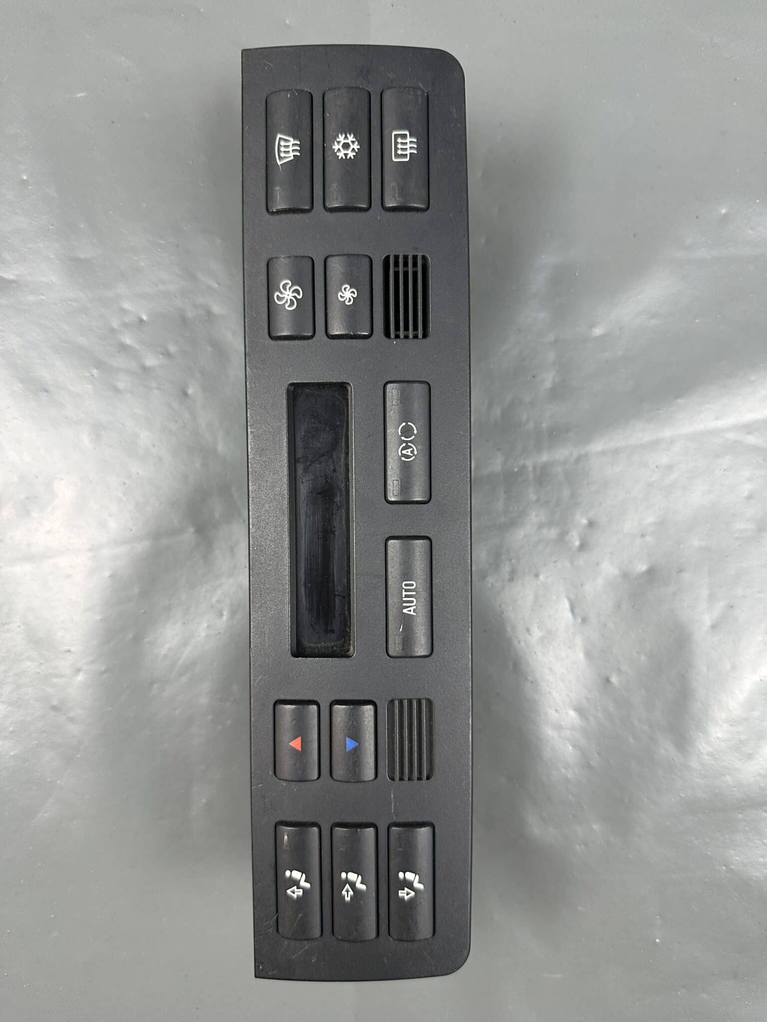 64116941732 / 6941732 BMW E46 Climate Control Panel