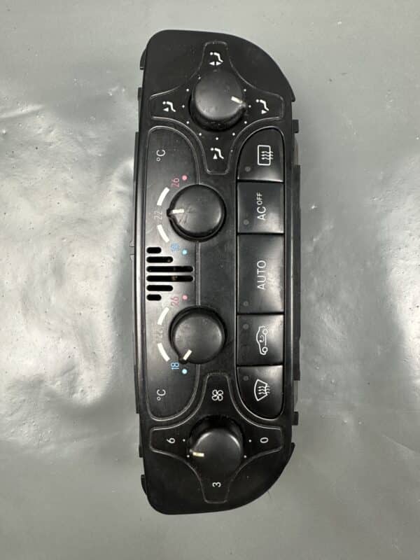 2098300085 / 9140010497 Mercedes W203 S203 CL203 C209 A209 Climate Control Panel