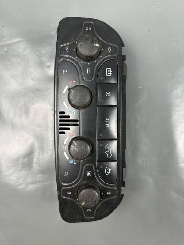 2038300785 / 9140010479 Mercedes W203 S203 CL203 C209 A209 Climate Control Panel