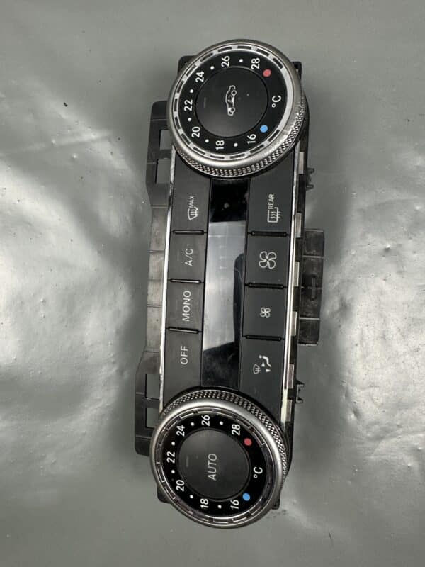 2048305790 Mercedes W204 S204 X204 Climate Control Panel