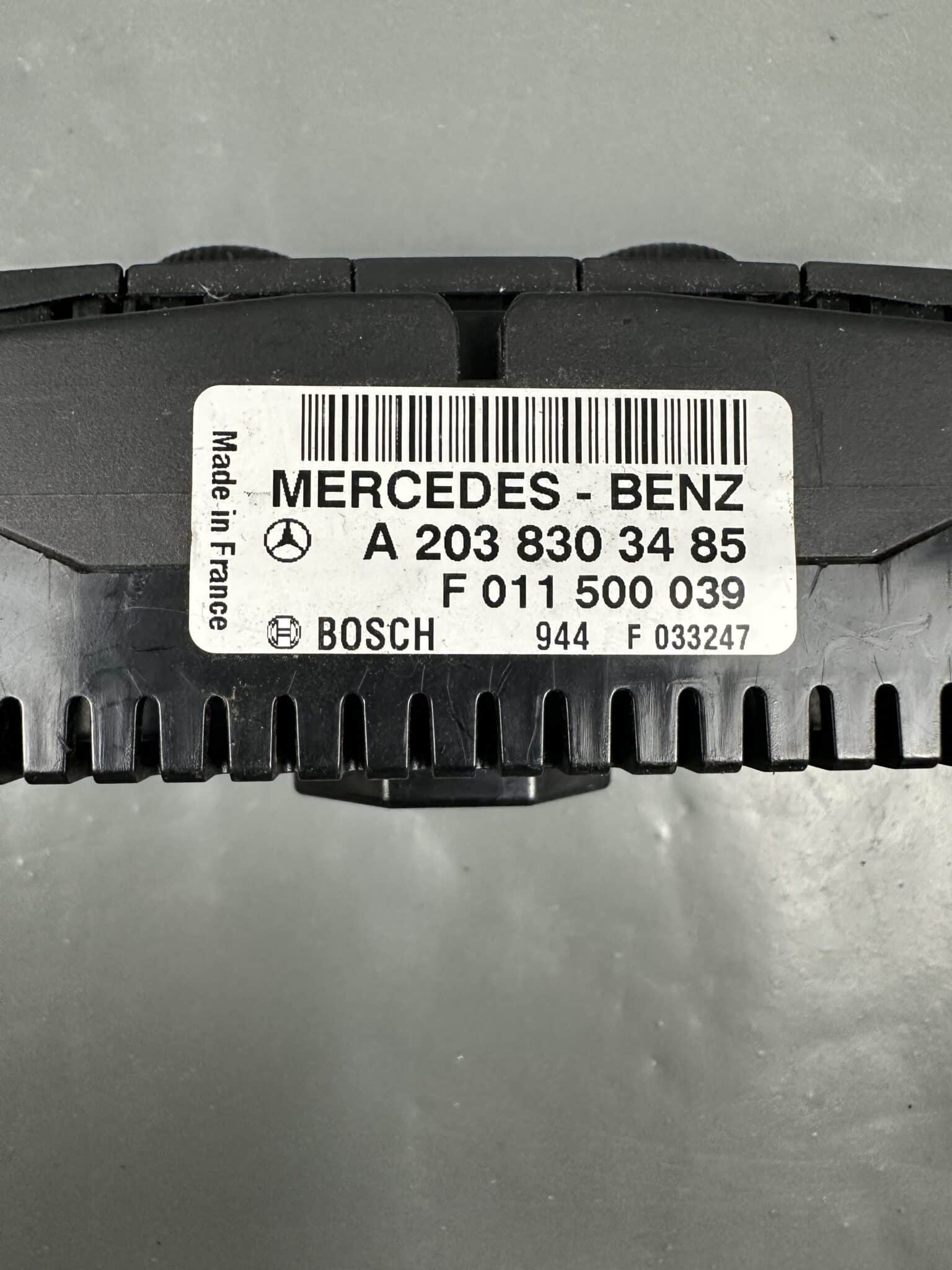 2038303485 / F011500039 Mercedes W203 S203 CL203 C209 A209 Climate Control Panel
