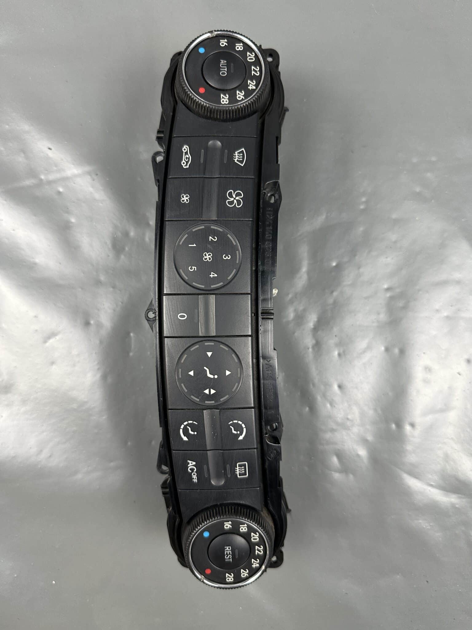 2118300385 Mercedes W211 S211 Climate Control Panel