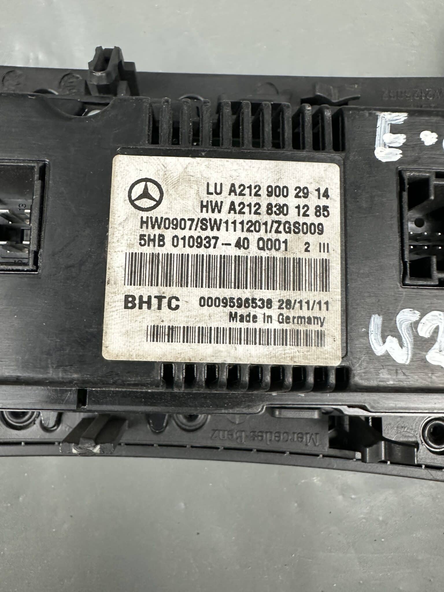 2129002914 / 5HB01093740 Mercedes W212 S212 C207 A207 Climate Control Panel
