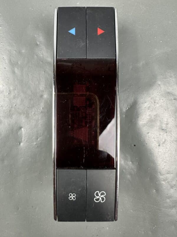 2048303290 Mercedes W204 X204 W212 W218 Rear Climate Control Panel