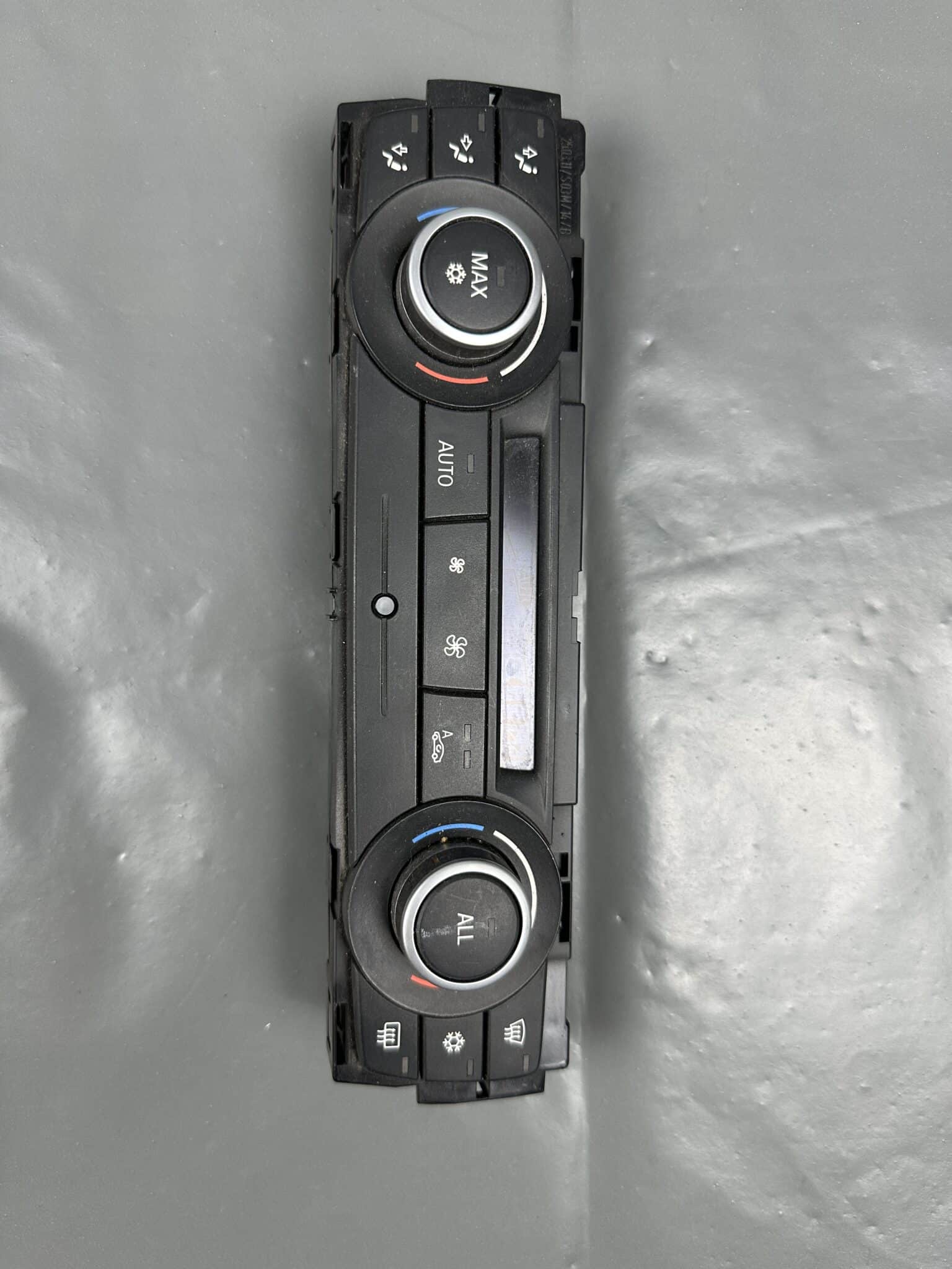 64119250394-01 / 9250394 Continental BMW E81 E82 E87 E88 E90 E91 E92 Climate Control Panel
