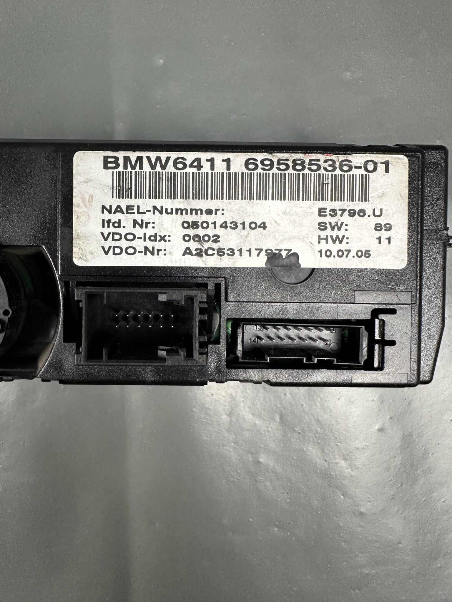 64116958536-01 / 6958536 VDO BMW E81 E87 E90 E91 Climate Control Panel