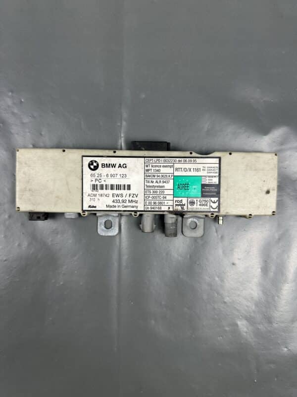 65256907123 / 6907123 BMW E46 Antenna Amplifier EWS FZV 433.92 MHz