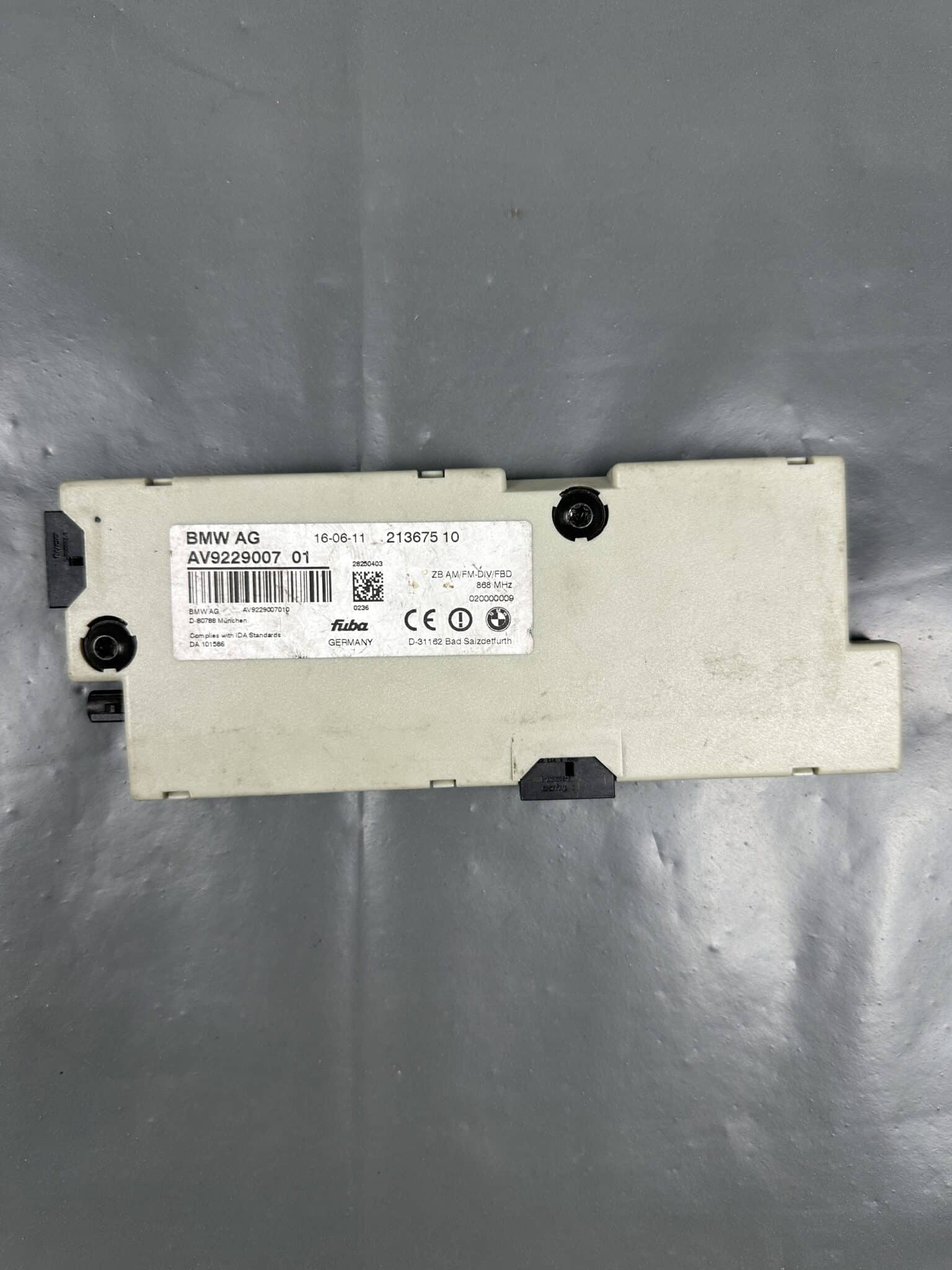 65209229007 / 9229007 BMW F10 F11 F01 F02 F13 Antenna Amplifier Diversity 868 MHz